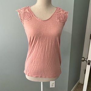 LOFT Peach Sleeveless Scoop Neck Top with Eyelet Trim Size SP
